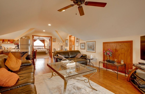 Schuylerville House | Comfy Schuylerville Carriage Getaway w/ Views