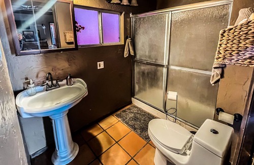 East Hemet House | Comfy Spanish style Ranch home in Hemet w/ hot tub and pool