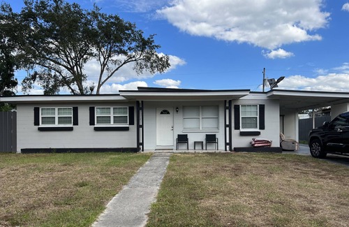 Azalea Park Apartment | comfy studio near Orlando airport