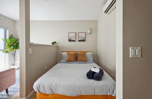Pico Apartment | Comfy studio near SM Promenade! Free parking!