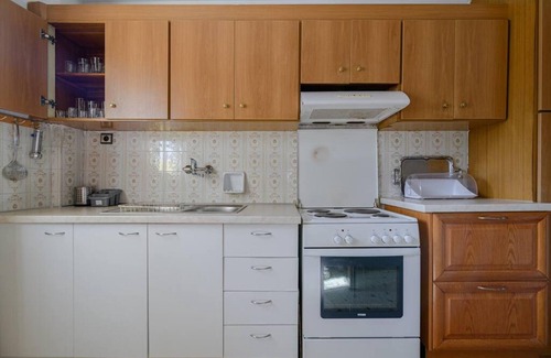 Filopappou Apartment | Comfy & Sunny flat w/h balcony@center up to 8ppl