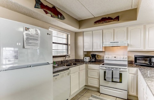 Fernandina Beach Condo | Comfy Upper Unit Condo to Enjoy the Beach or the Fishing by RedAwning