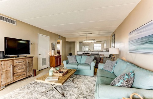 Fernandina Beach Condo | Comfy Upper Unit Condo to Enjoy the Beach or the Fishing by RedAwning