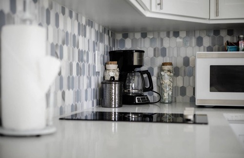 North Redington Beach Condo | Coming Back 2026. Cozy 1BR Condo with parking, 0min walk to Beach!