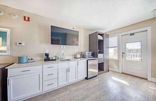 Ocean City Hotel | Commander Hotel & Suites