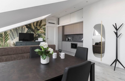 Guastalla Apartment | Commenda 35 C