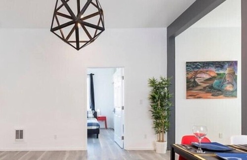 Downtown Apartment | Commercial Homes - Private rooms w Shared bath downtown SFO