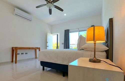 La Paz Hotel | Commercial Zone Studios, Pool, BBQ and Beach 7 Blocks