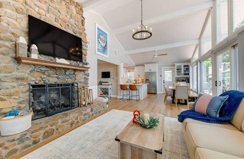 Mayhew House | 'Commodore Bay’ Waterfront Home on Lake Norman!