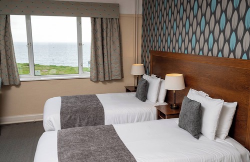 Boscombe Hotel | Commodore Hotel Bournemouth by Greene King Inns
