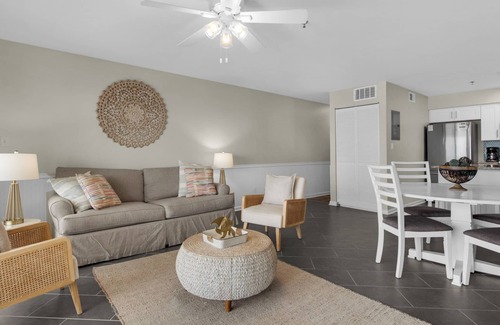 Seagrove Beach Condo | Commodore's Retreat