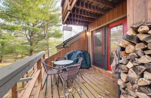 Lake Harmony House | Community Beach Access Lake Harmony Townhome