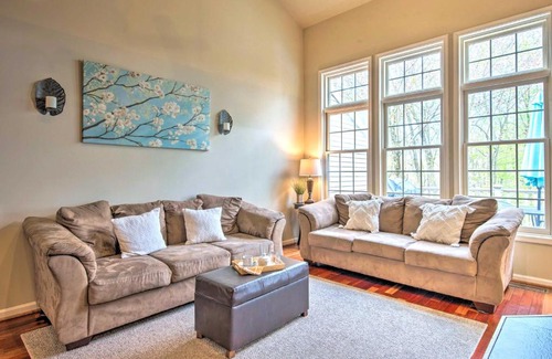 Lake Harmony House | Community Perks and Deck Lake Harmony Townhome!