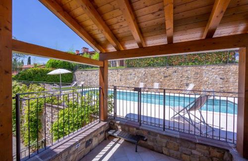 Azzano Apartment | Como Lake Modern Apartament Ulivi