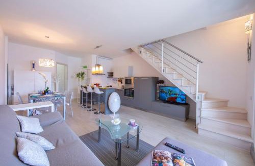Azzano Apartment | Como Lake Modern Apartament Ulivi