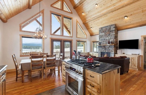 Grantsdale Cabin | * * *Como Peaks Cabin* * *