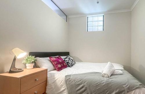 Chinatown Apartment | Compact 2B1B Centre of CBD near QV Shopping Centre