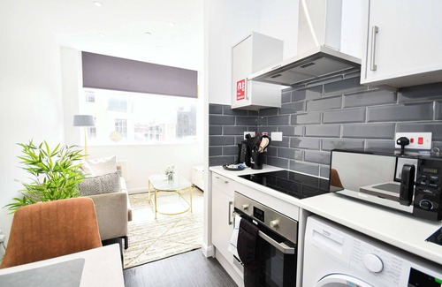 Eastleigh Apartment | Compact & Convenient 1 Bed Apartment in Bradford