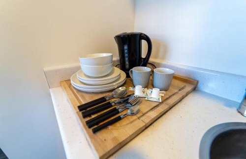 Selly Oak Apartment | Compact studios available close to UoB and 10mins from the City!