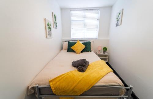 Selly Oak Apartment | Compact studios available close to UoB and 10mins from the City!