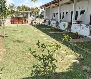 Hu'u Bed & Breakfast | Compass Homestay