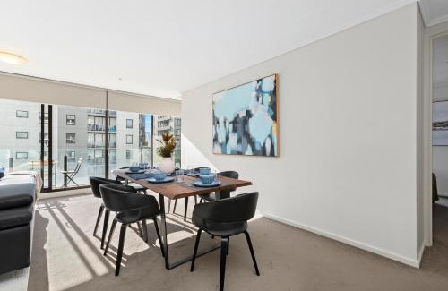 South Melbourne Apartment | Complete Host Capri Apartments