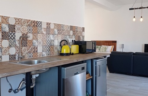Casais do Rio Apartment | Complete vacation studio for 4 people near beaches and Óbidos Castle