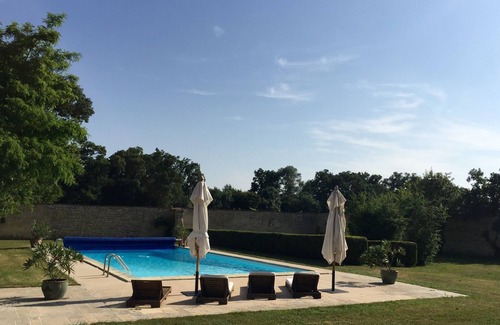 Vouhe House | Completely private property, heated swimming pool - great comfort /Exceptional