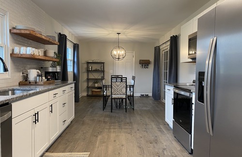 Hendersonville House | Completely Remodeled and Central to the best trails in WNC!