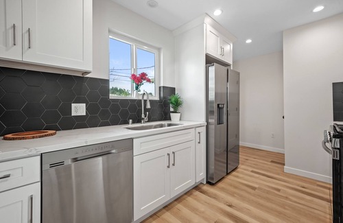 Los Angeles Ski Chalet | Completely Renovated Oasis on The Hill Los Angeles/Inglewood