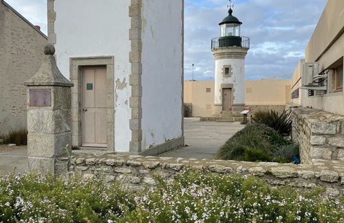 Treffiagat House | Completely renovated fisherman's house * 100 m from the beach *