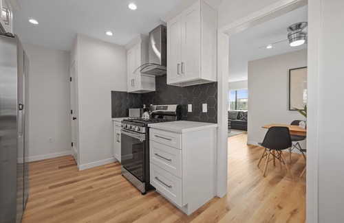 Los Angeles House | Completely Renovated Oasis on the Hill