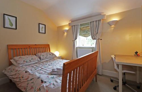 Newark Apartment | Compton House Snug