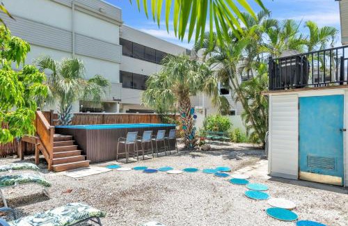 Bradenton Beach Apartment | Conch Cottage home