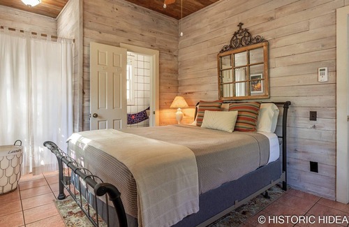 The Meadows House | Conch Republic Retreat