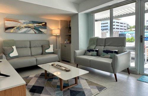 Santurce House | Condado Laguna Villa 1 - Spa - 6 Bd 3Ba Generator