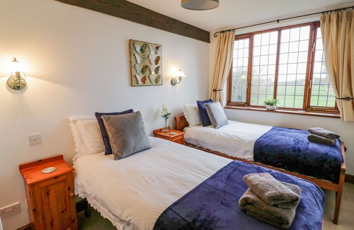 Ardens Grafton Cottage | CONDICOTE COTTAGE, family friendly in Clifford Chambers