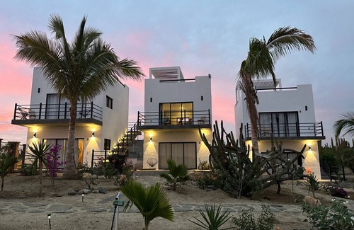 Cerritos Villa | Condo#4-5 Min Walk 2 Beach/Surf-Sleeps4Queen Suite