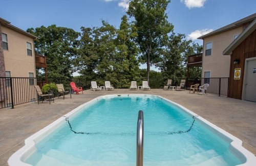 Hollister Condo | Condo A-7 3 Bedroom Condo by Redawning