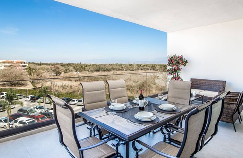 Flamingos Condo | Condo Aria Ocean 411 by Kivoya