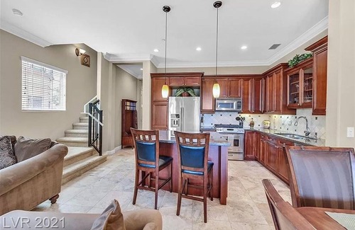 Lake Las Vegas Condo | Condo at Prestigious gated V community