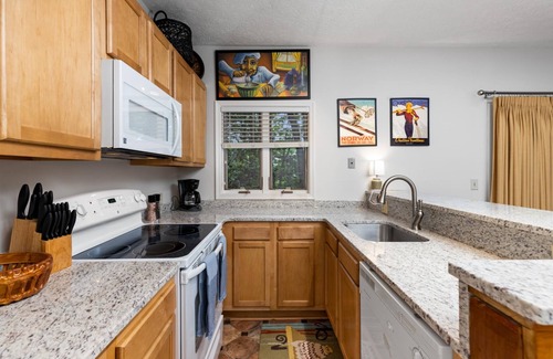 Wintergreen Apartment | Condo at Wintergreen Walk to Slope Pool Access