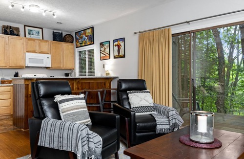 Wintergreen Apartment | Condo at Wintergreen Walk to Slope Pool Access