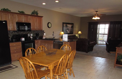 Hollister Condo | Condo B-3 3 Bedroom Condo by Redawning