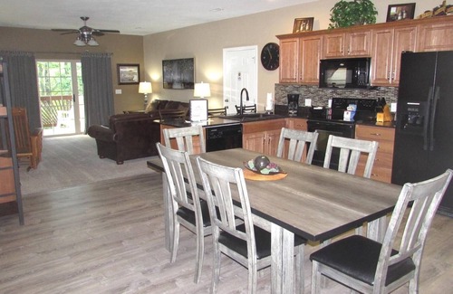 Hollister Condo | Condo B-4 3 Bedroom Condo