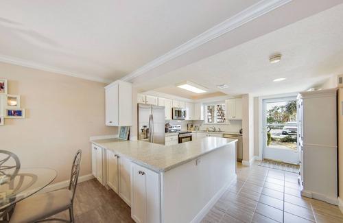 Flagler Beach Condo | Condo- Breathtaking, panoramic views of intracoastal.steps to Atlantic Ocean