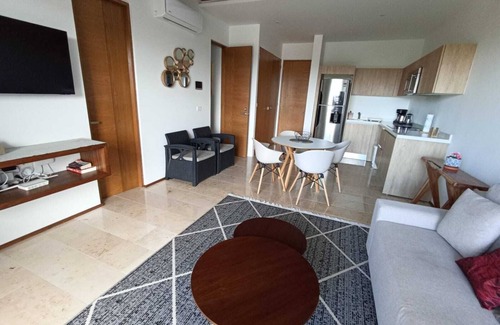 Tohoku Apartment | Condo DOWNTOWN muy cerca del Mar y de la 5 Av.