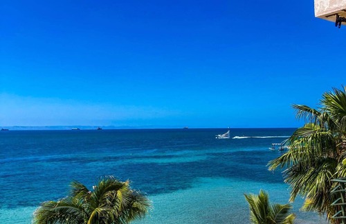 La Paz Apartment | Condo estilo mexicano a la orilla del mar, ideal para vacaciones familiares.