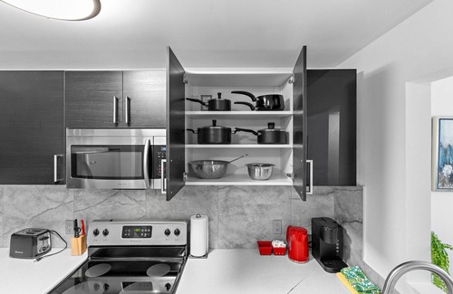 Northeast Edmonton Apartment | ★ Condo★Free Parking⚡WiFi Long Stays★Clean