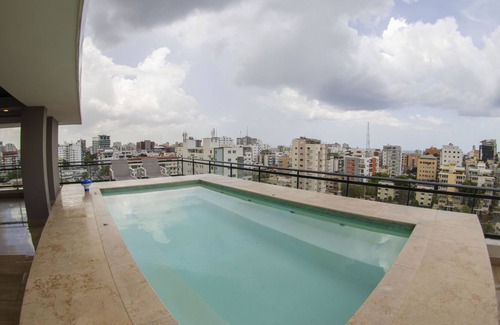Evaristo Morales Apartment | Condo-hotel🏢Pet Friendly🐶Pool&Gym⛱Lobby Staff 24/7